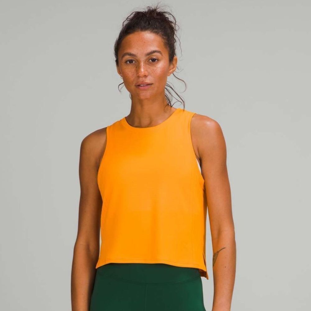 Lululemon train to be orange clementine tank crop